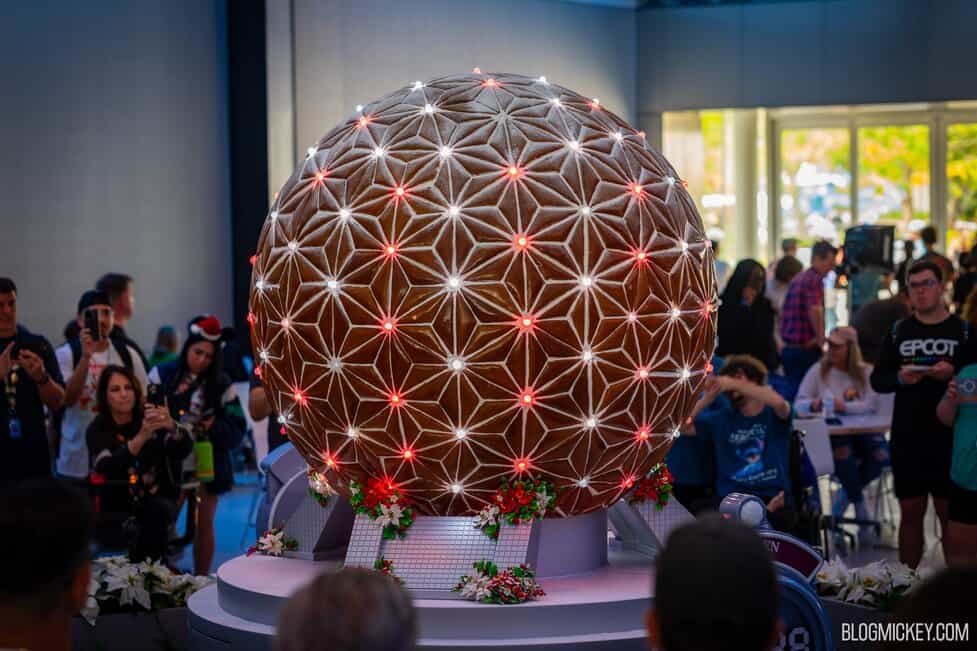 PHOTOS, VIDEO: Gingerbread Spaceship Earth Show Debuts for